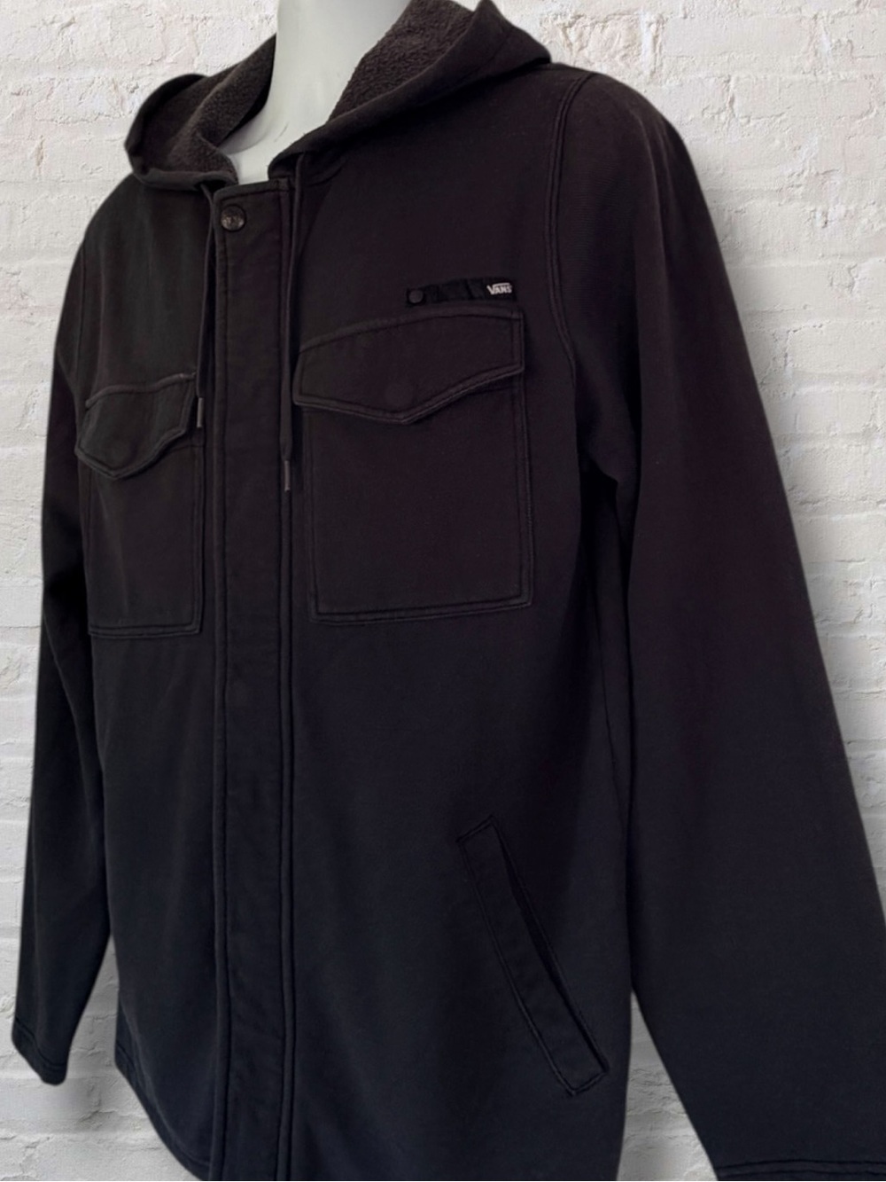 Vans Men’s M Black Hooded Shirt Jacket Full Zip Snap Front Skull Detail